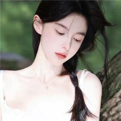 皎若云间月